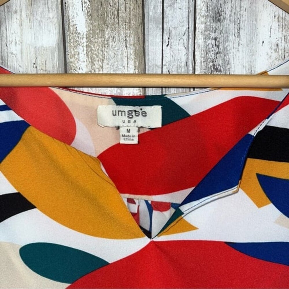 Umgee Abstract V Neck Blouse - Picture 5 of 5